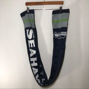 SEATTLE SEAHAWKS NFL FLEECE SCARF WITH HIDDEN POCKET🧣💙💚 FOOTBALL